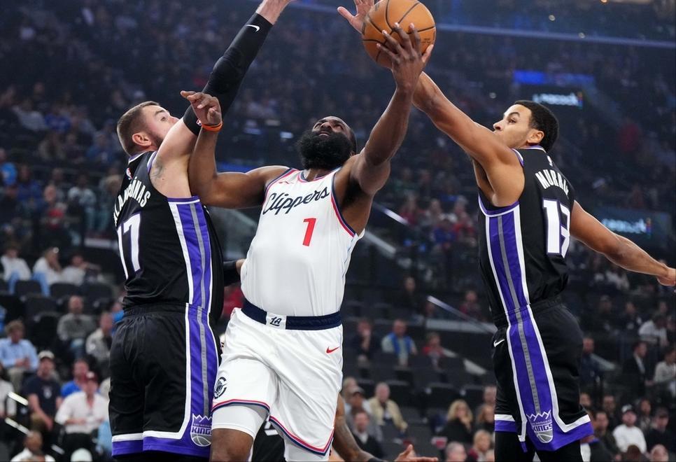 快船队新秀表现出色,逐渐成为主力球员的简单介绍 快船队新秀表现出色,逐渐成为主力球员的简单介绍