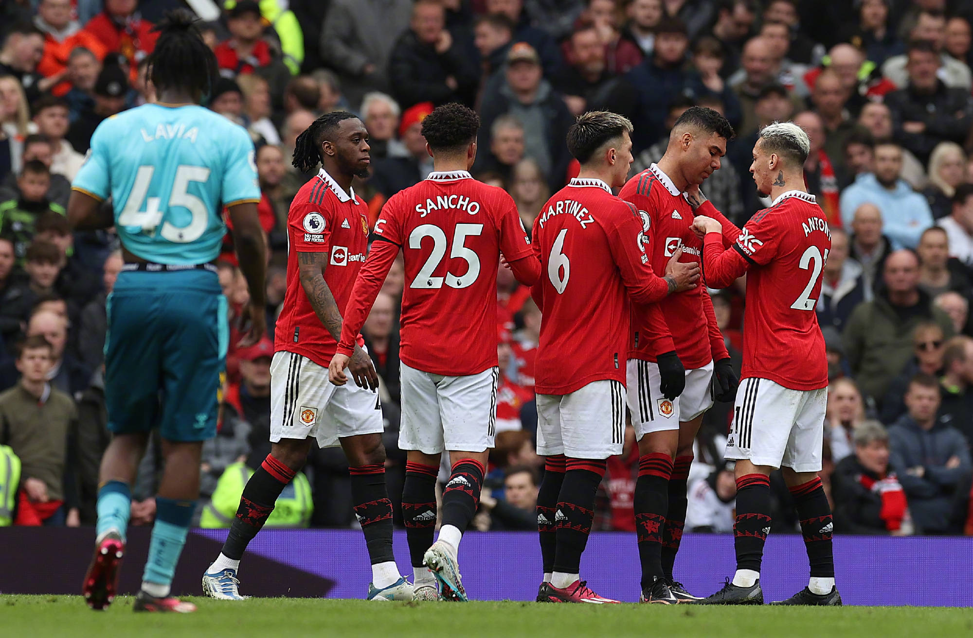 爱游戏体育下载-关于南安普敦防线牢不可破，保住不败纪录的信息