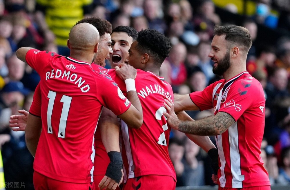 关于南安普敦防线牢不可破，保住不败纪录的信息