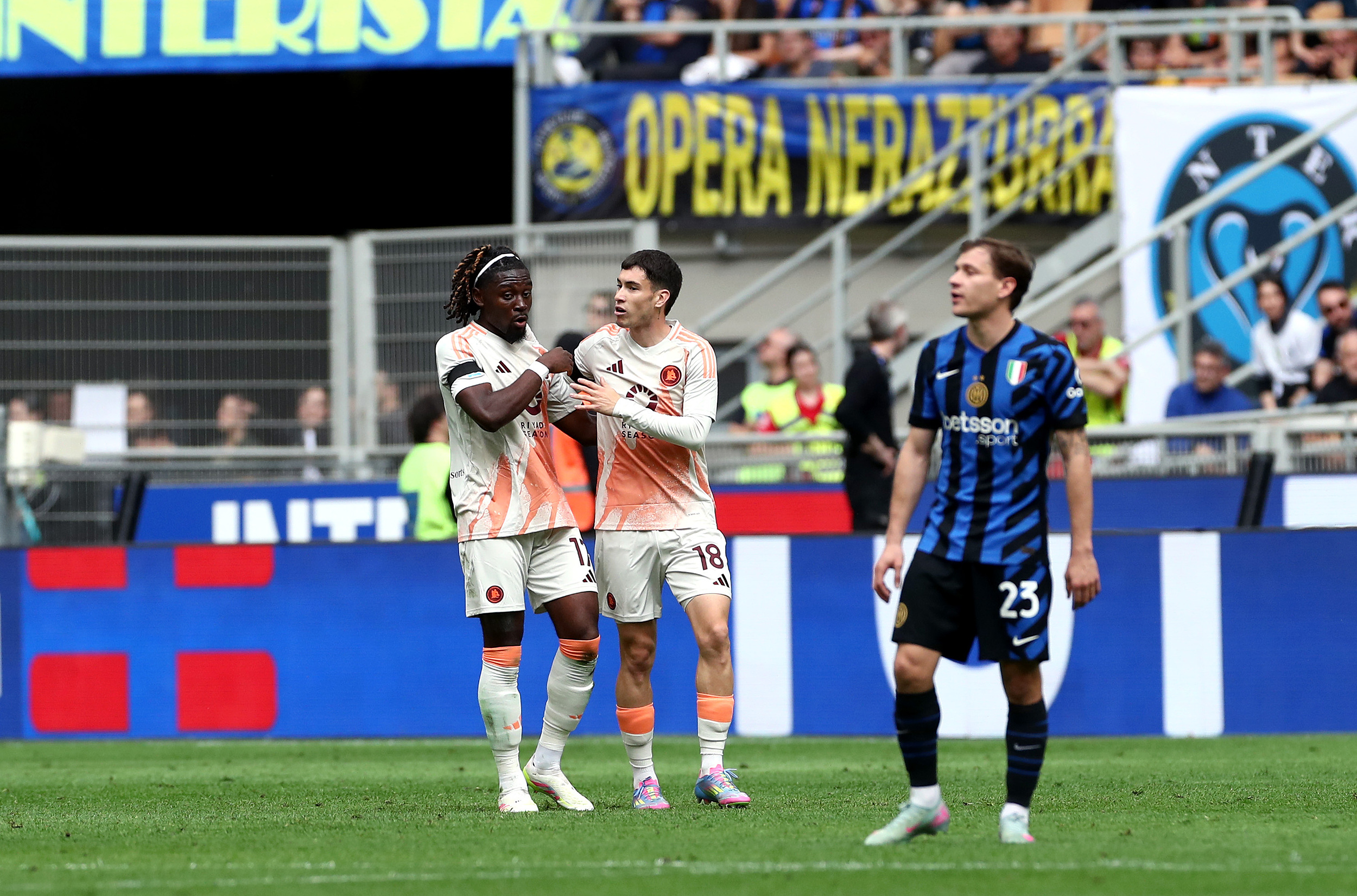 爱游戏在线-包含巴萨客负无缘进球，陷入困境的词条