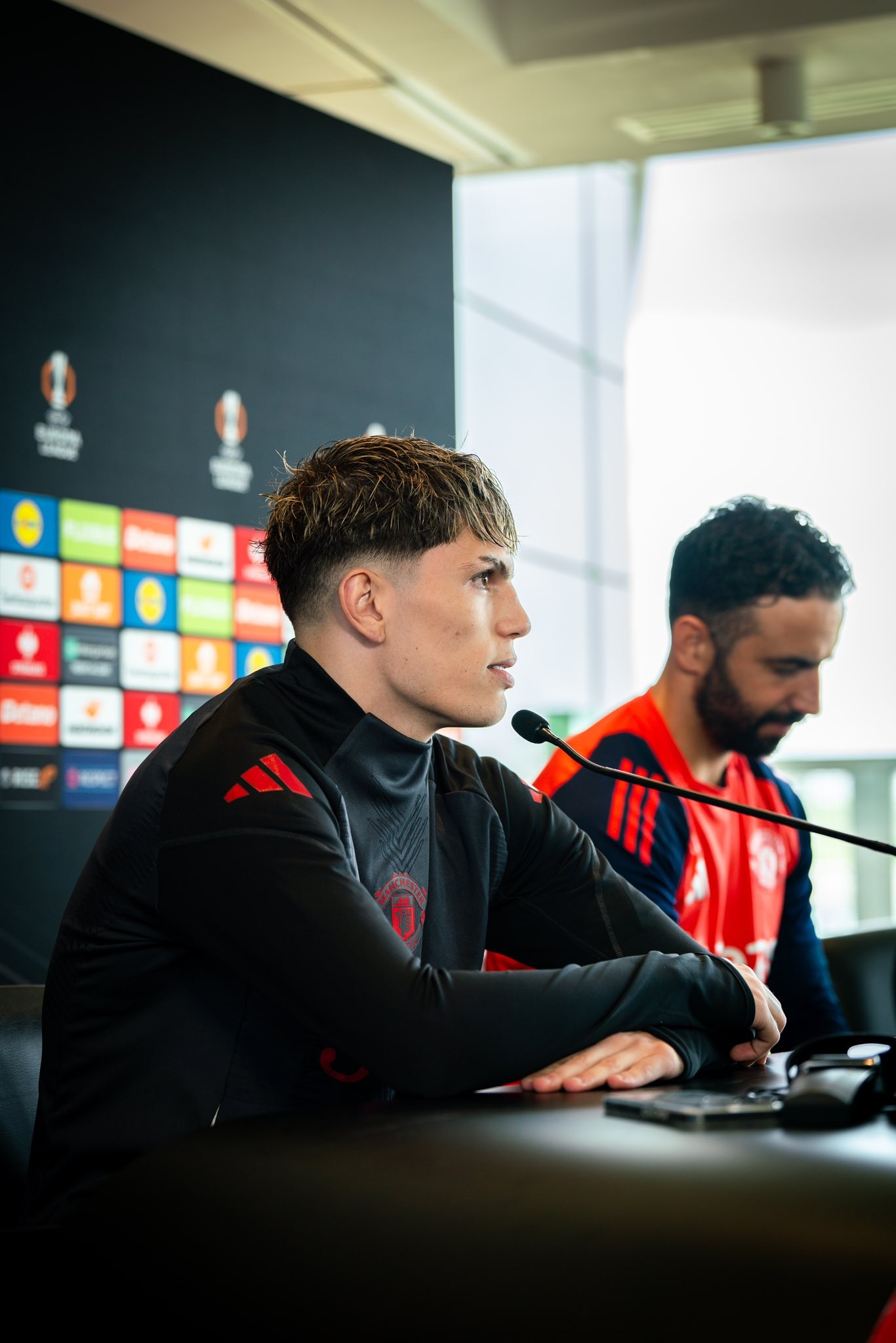 爱游戏体育直播-曼联赛前发布会：全队信心满满迎战西悉尼流浪者