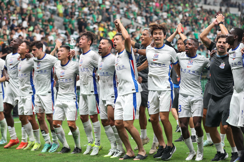 关于阵容调整!球队主教练在场边指挥队员迎战对手的信息 关于阵容调整!球队主教练在场边指挥队员迎战对手的信息