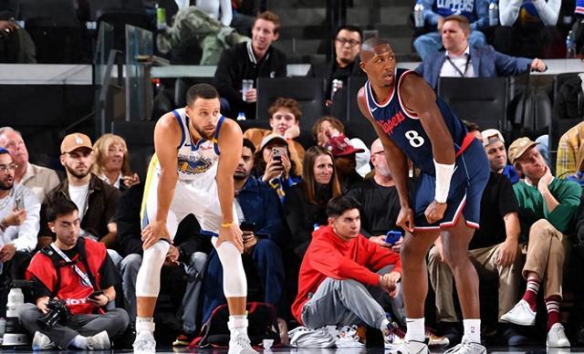 关于火力全开！球员全队发力联手取胜的信息