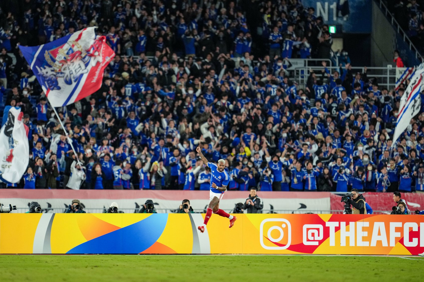 关于风雨兼程,中优铠甲护主征亚冠阵地的信息 关于风雨兼程,中优铠甲护主征亚冠阵地的信息