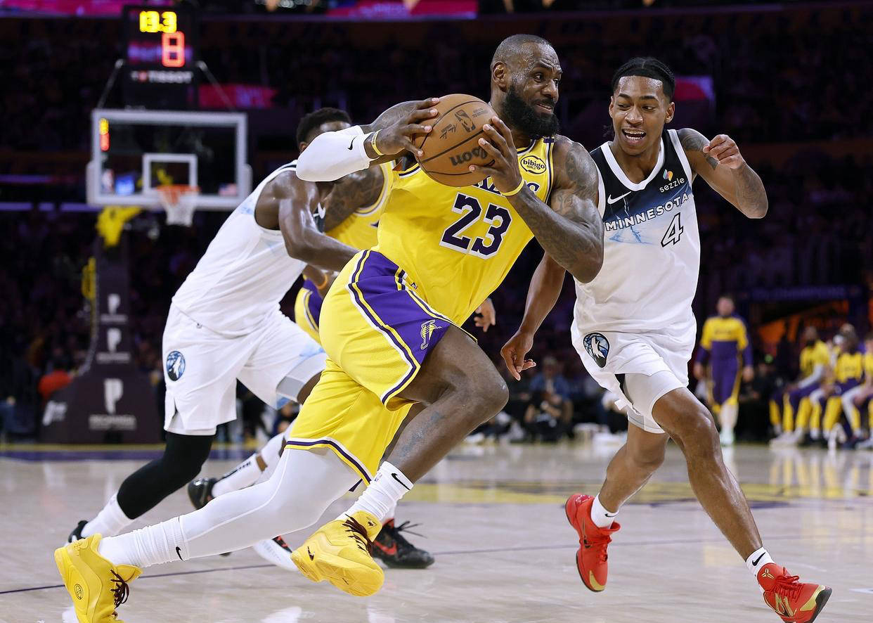 爱游戏体育下载-湖人队迎来关键对阵，球星助阵场面精彩的简单介绍