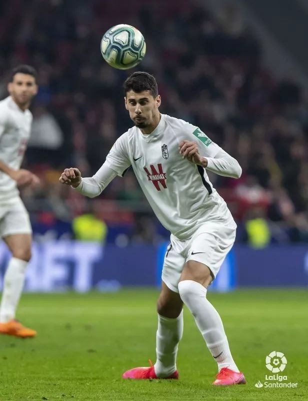 爱游戏官方登录入口-格拉纳达告捷，利兹左路小角度破门的简单介绍