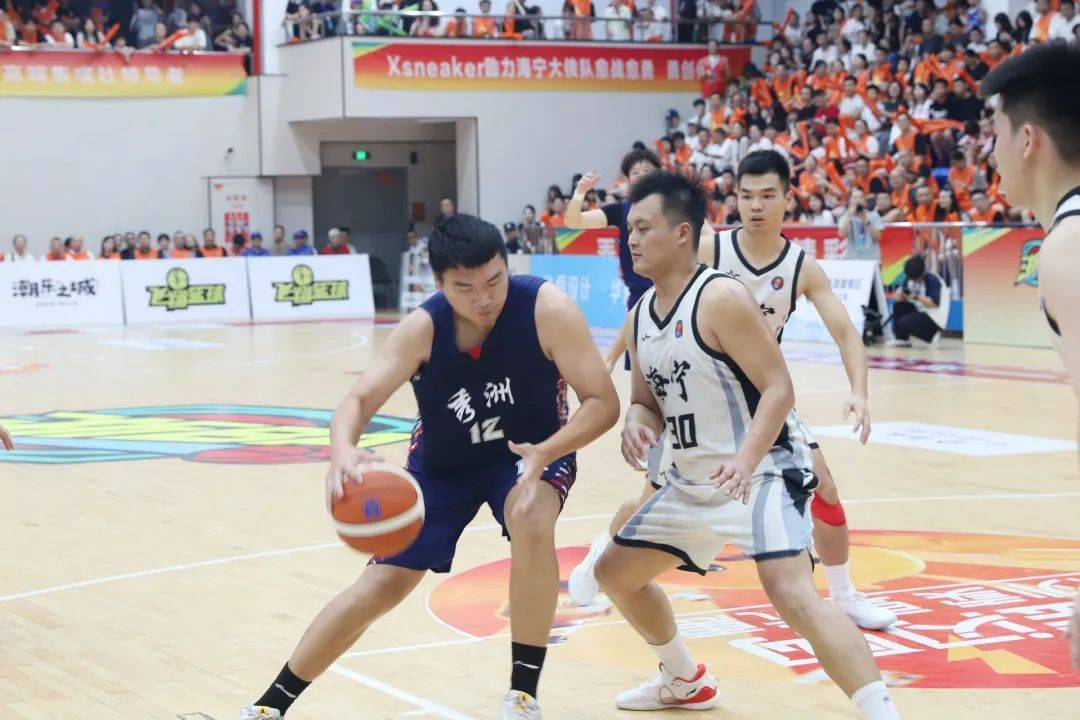 爱游戏app下载-精彩对抗连连，球员们在赛场上拼搏求胜