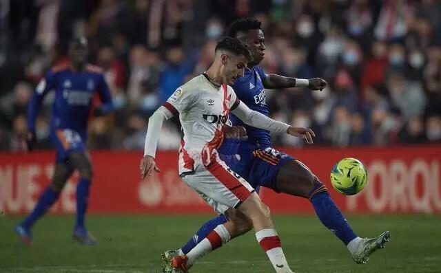 包含格拉纳达主场失利，战绩起伏不定的词条