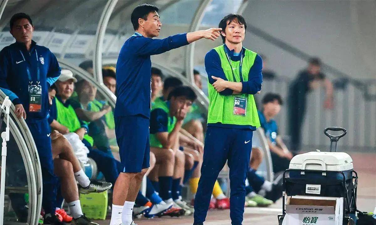 爱游戏体育平台-包含球队不敌老对手无缘胜利，教练战术再受质疑的词条