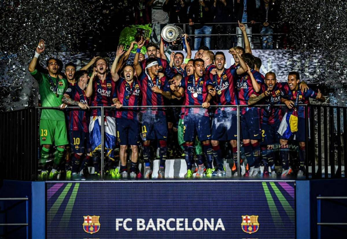 顶尖足球联赛内的豪门球队争夺冠军