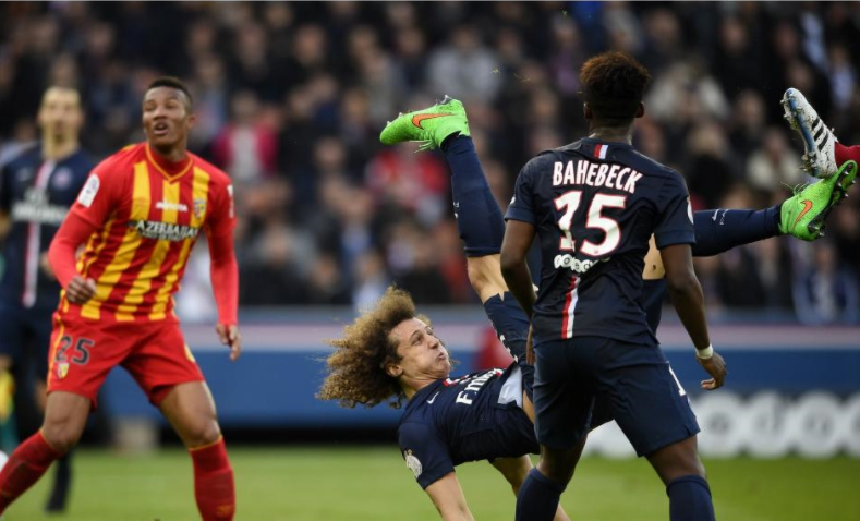 爱游戏-马赛球员斗志昂扬，客场大胜