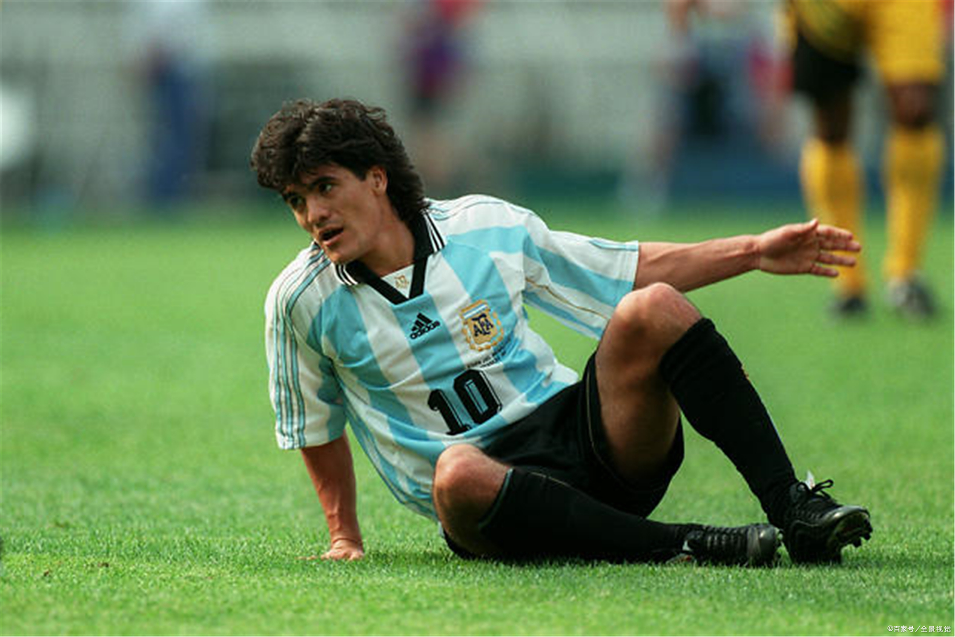 埃瓦尔客场不败,延续保级势头 埃瓦尔客场不败,延续保级势头