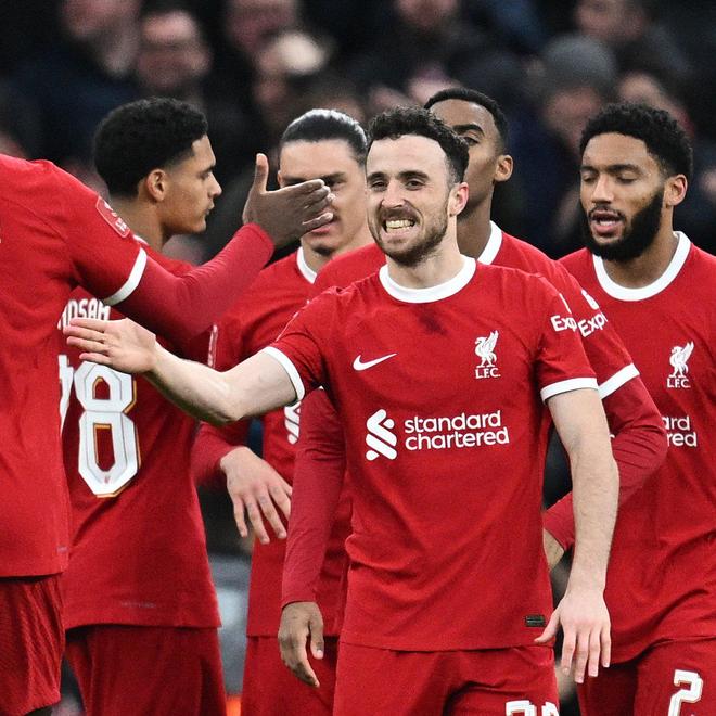 爱游戏官网-利物浦与诺里奇对决，王者之战即将拉开序幕