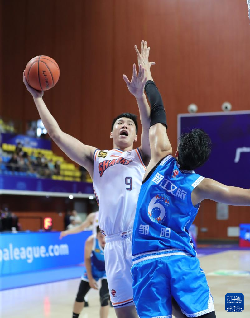 关于福建篮球联赛中球员表现出色,战绩连连获胜的信息 关于福建篮球联赛中球员表现出色,战绩连连获胜的信息