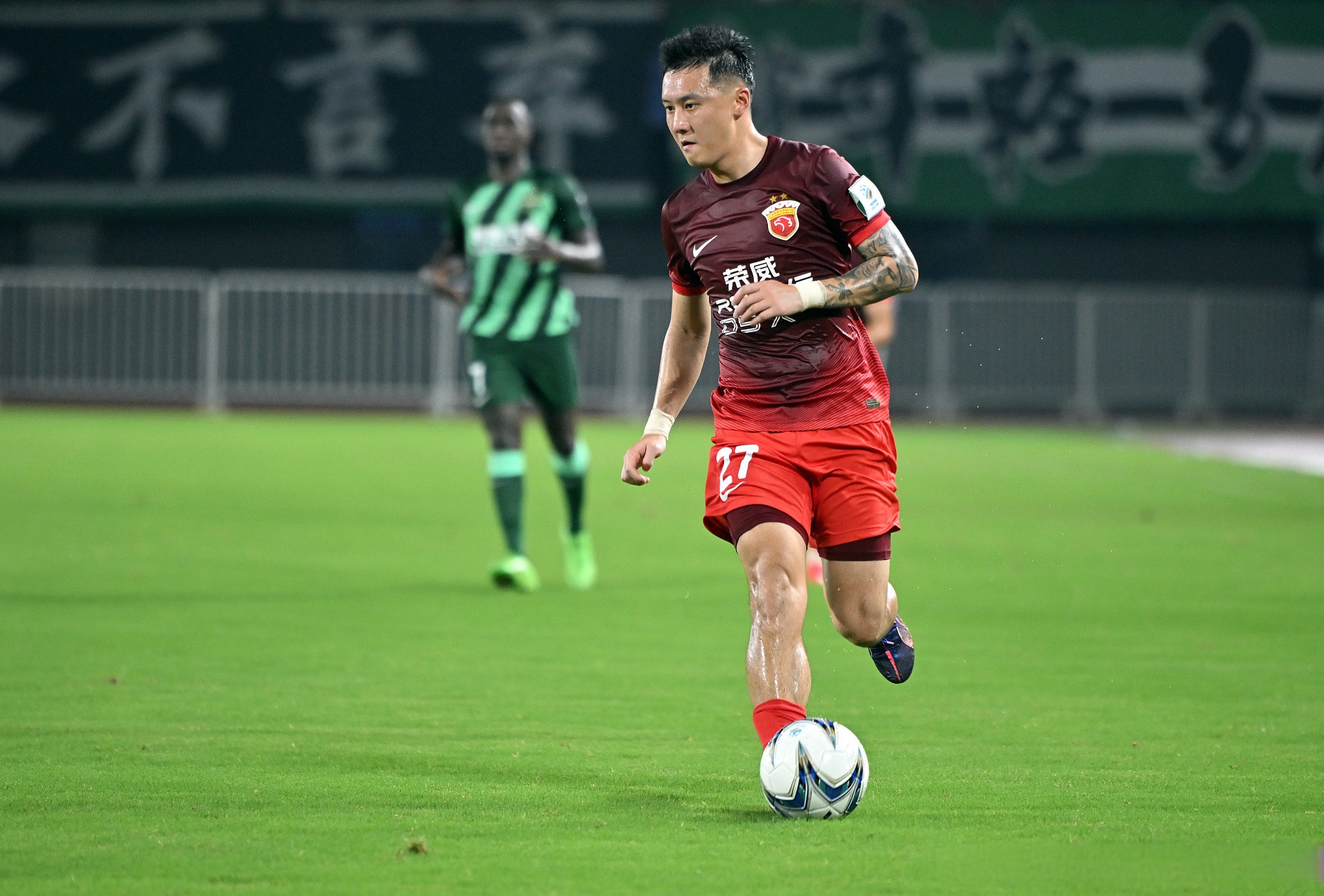 爱游戏体育下载-新秀球员表现亮眼，为球队赢得胜利