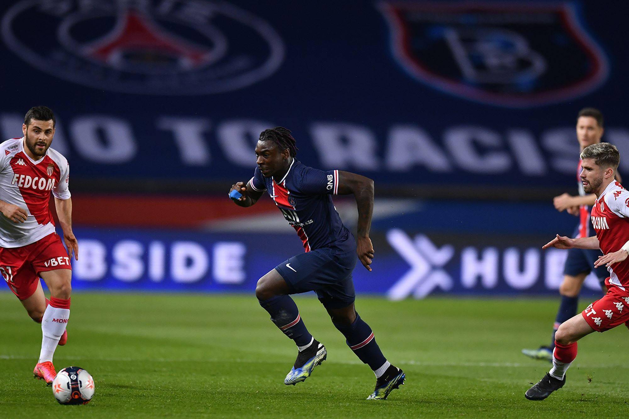 包含摩纳哥客场告捷，积分榜上升的词条